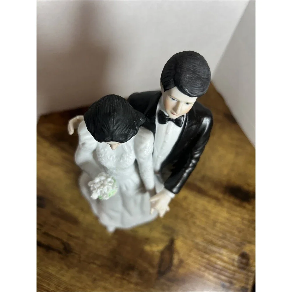 Vtg Porcelain Wedding Figurine Bride Groom Table Decor 8.5” Bridal Shower Love